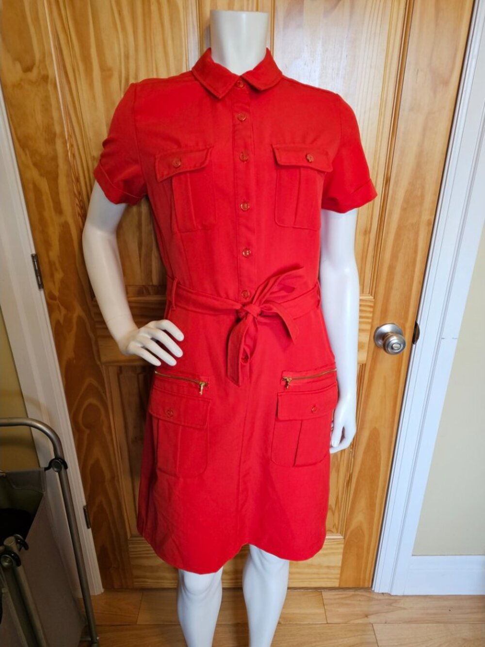💛 8. Sharagano Size 8 Dress
